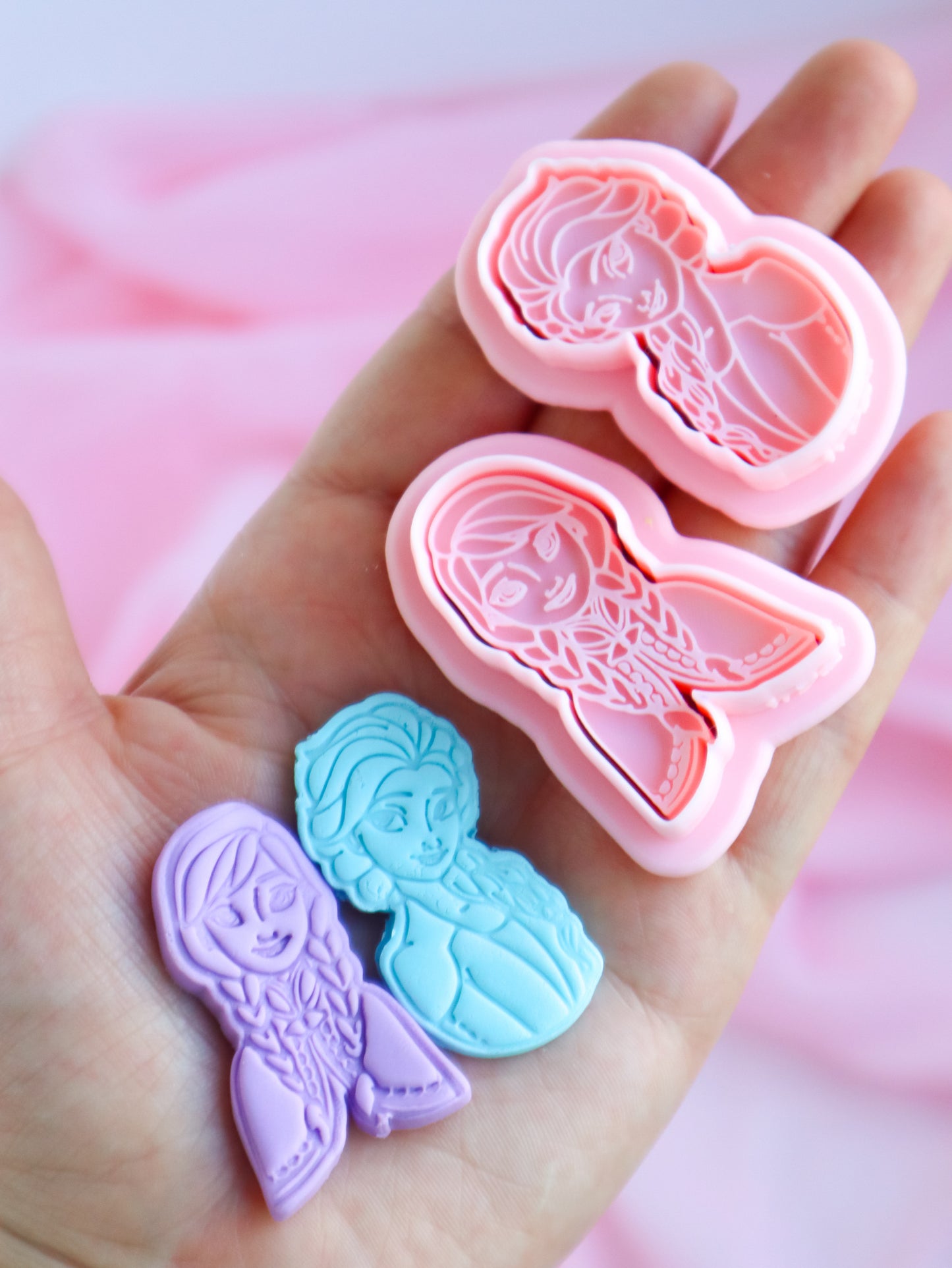 Frozen Princesses Embosser & Cutter