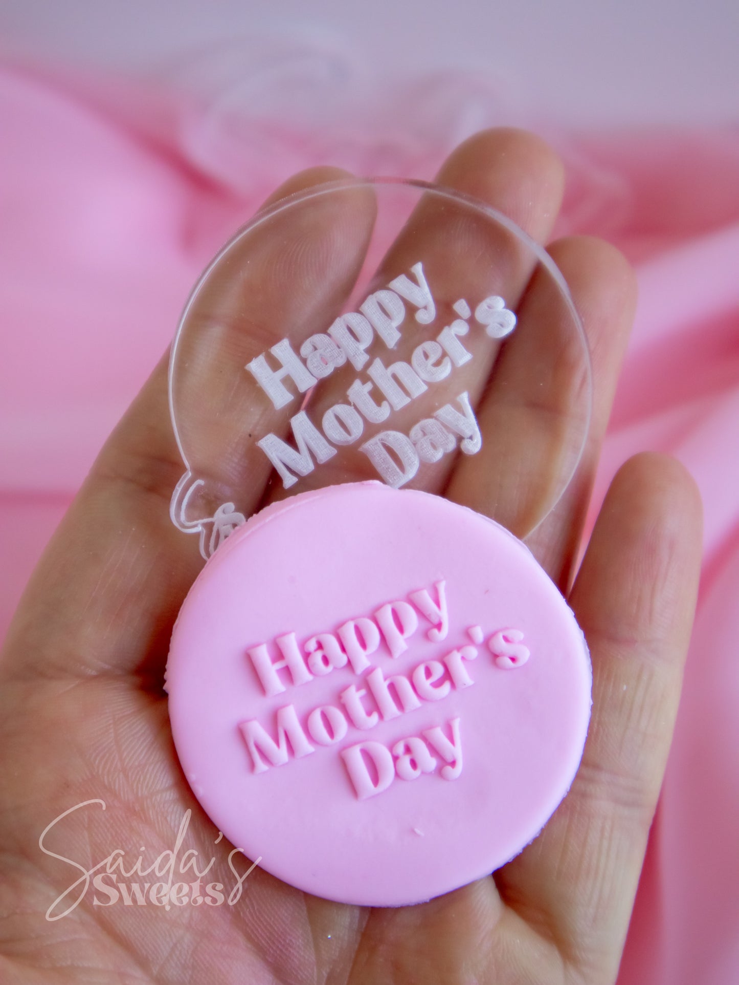 Retro Happy Mother's Day - Embosser & Cutter (Debosser)