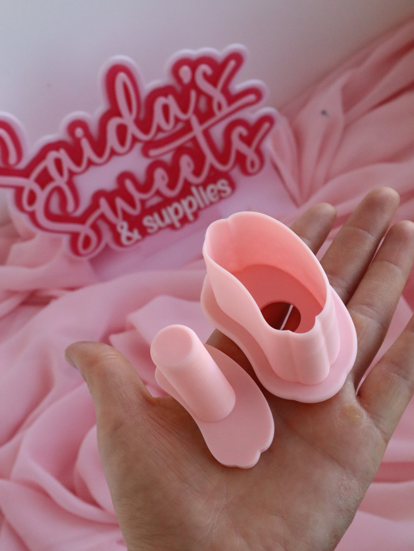 CUSTOM Cake Poppers