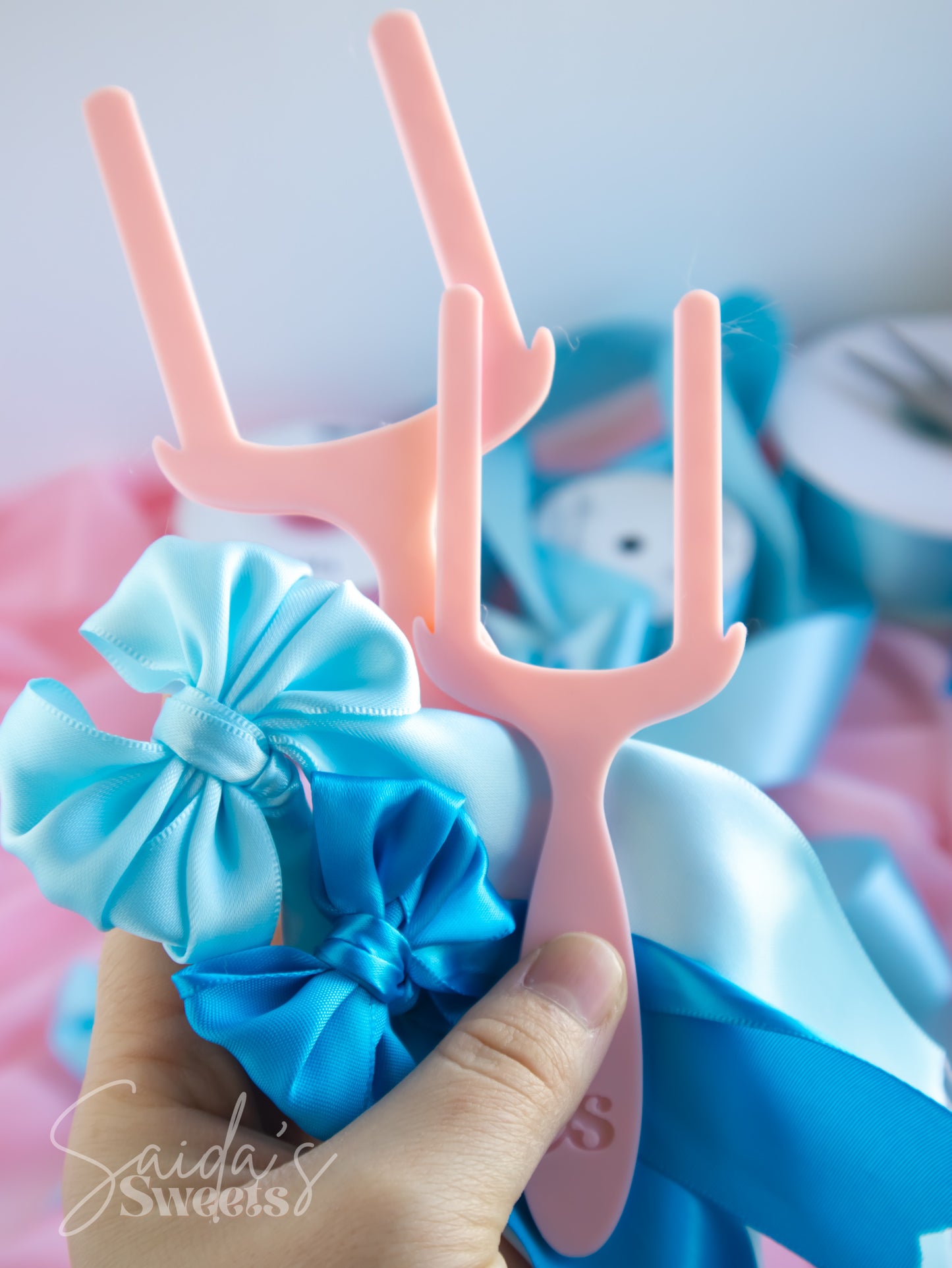 Bow Helpers - cakescicles