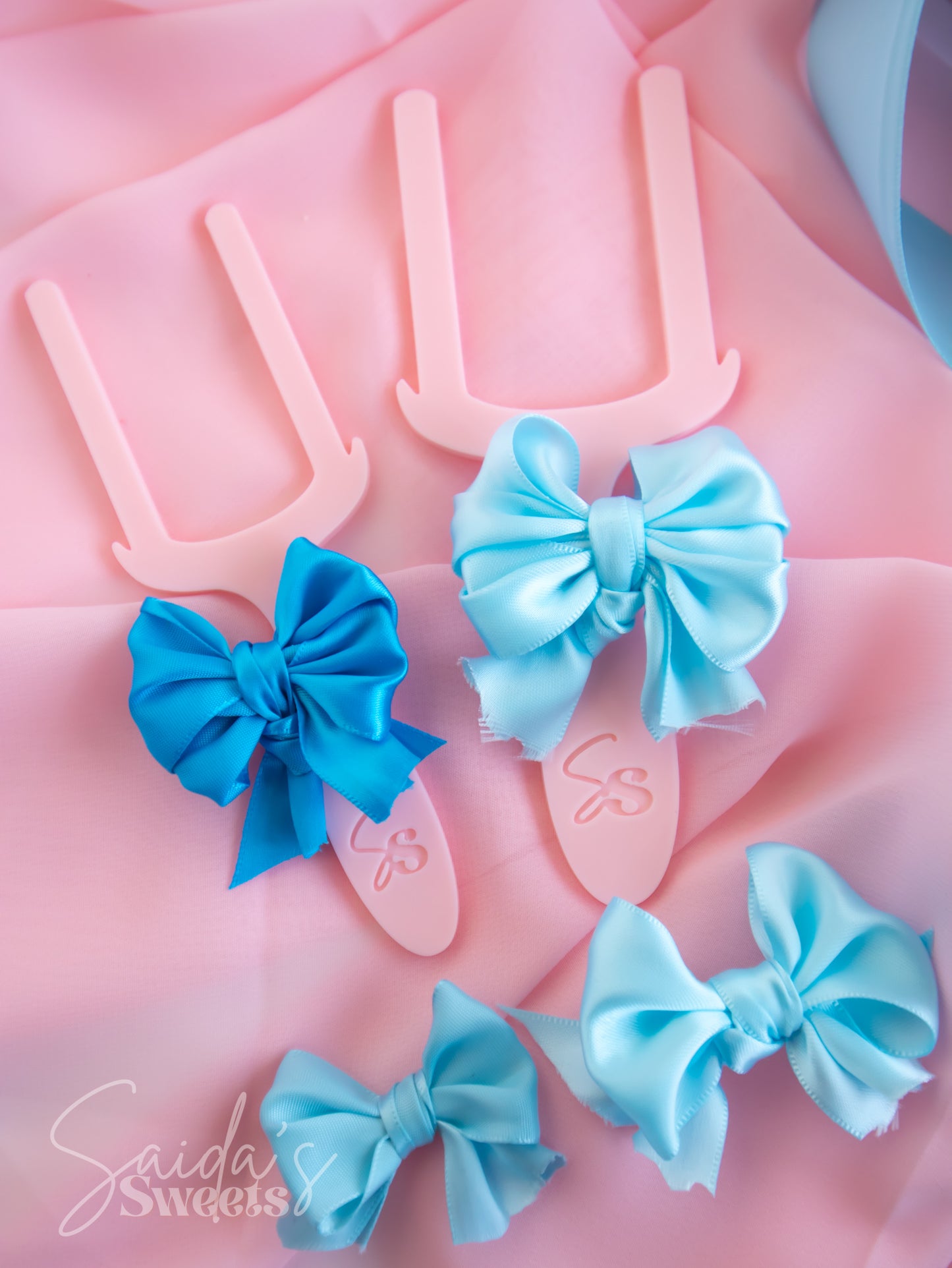 Bow Helpers - cakescicles